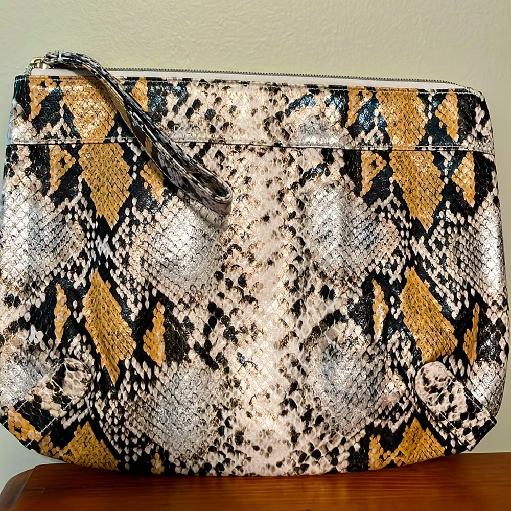 Elizabeth Arden zippered cosmetic/carryall bag